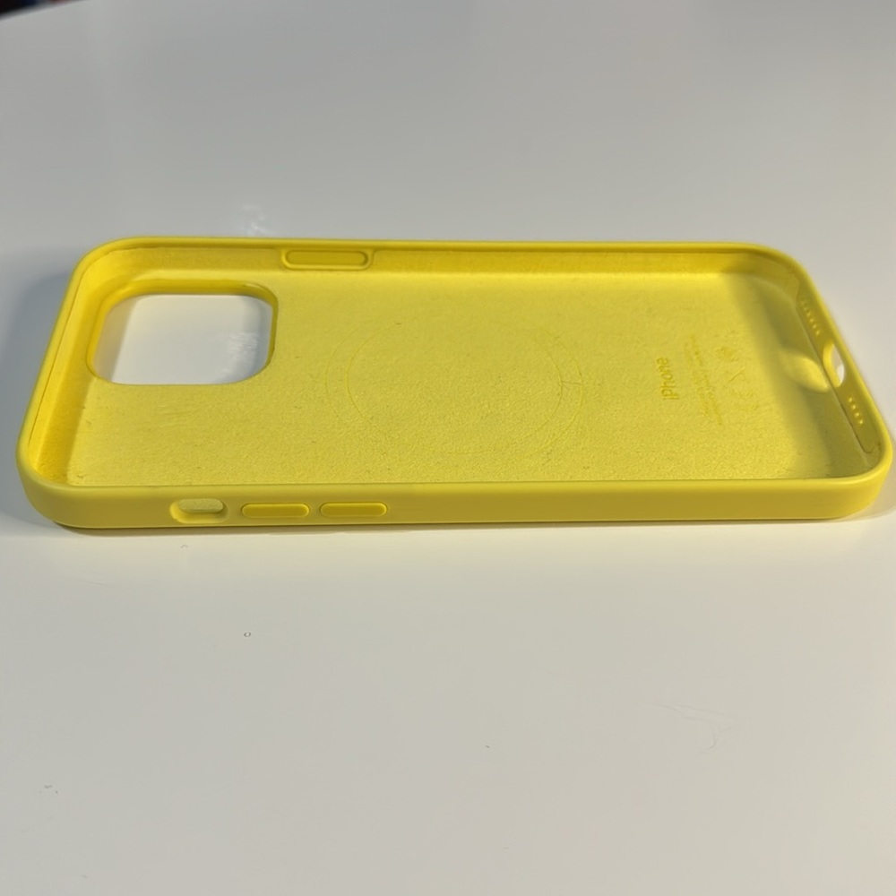 Apple iPhone 13 Pro Max Silicone Case - Yellow - Picture 7 of 8